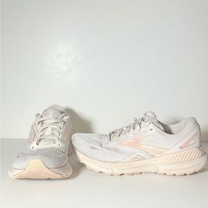 Brooks Women's Athletic Shoes - White and Light Pink